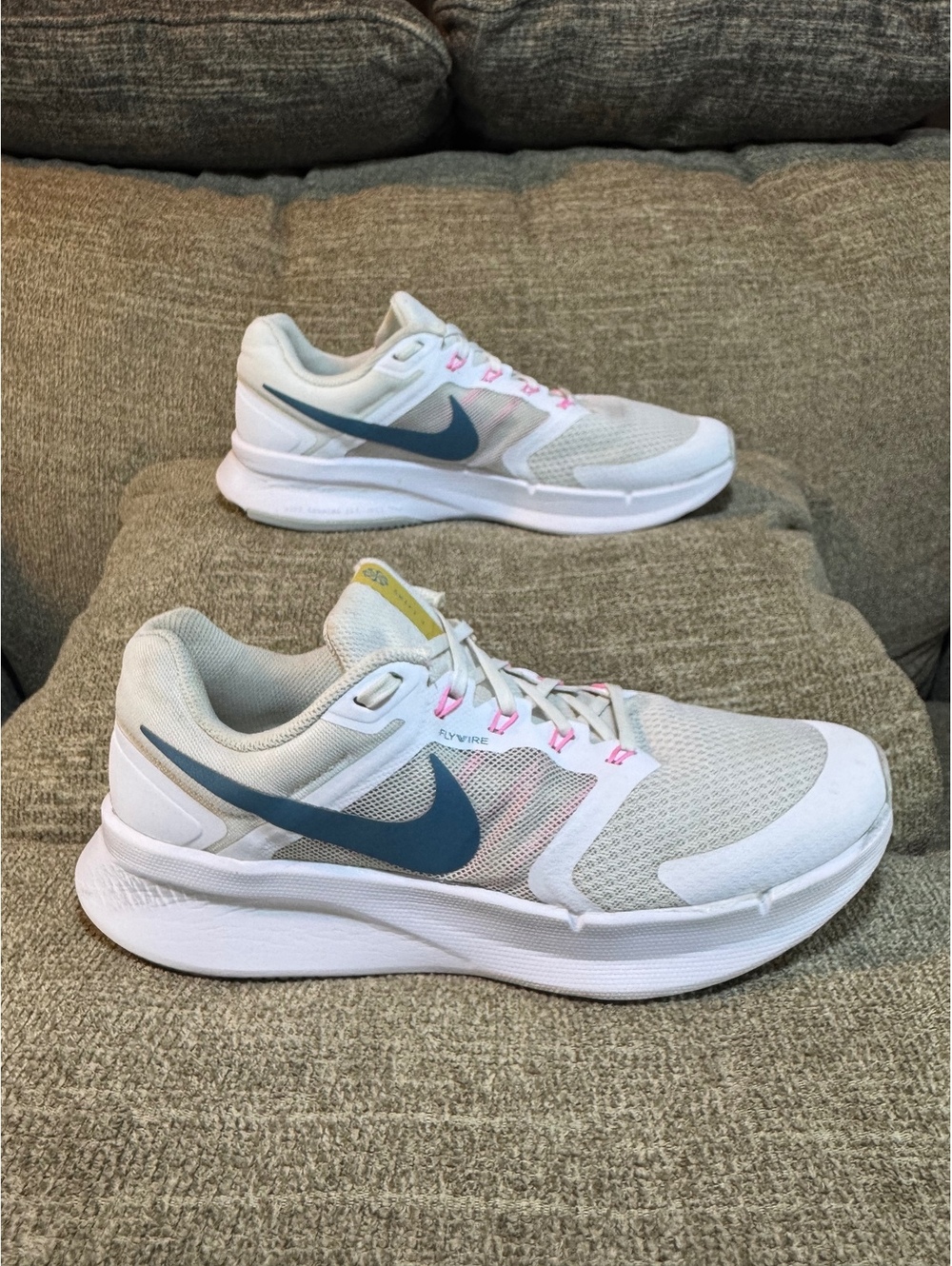 Nike Women's Run Swift 3 Running Shoes White Noise Aqua Pink Size 11